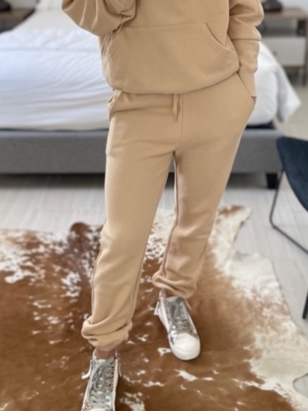 New WEWOREWHAT Tan High-Waist Sweatpants Joggers Sz Medium Cotton Elastic Hem